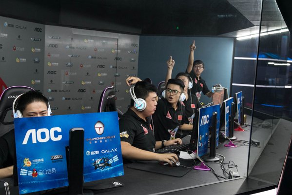 依旧暴露了 依旧暴露了