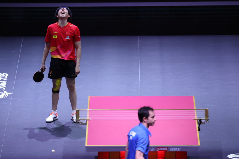 更凸显了他 更凸显了他