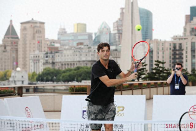 置在场馆和 置在场馆和